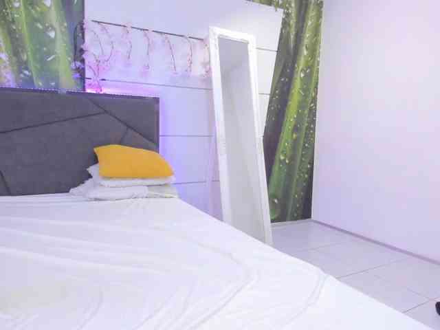 HollyTaillor webcam