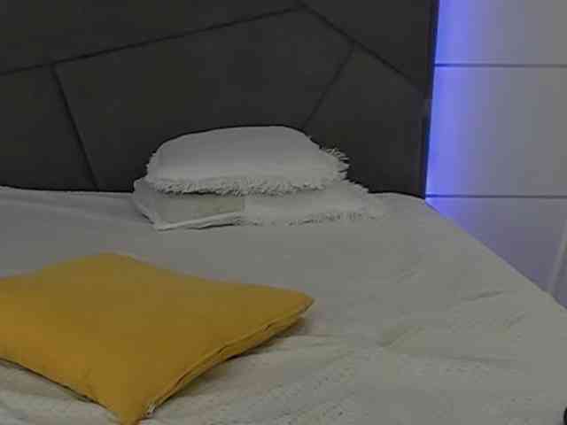 HollyTaillor webcam
