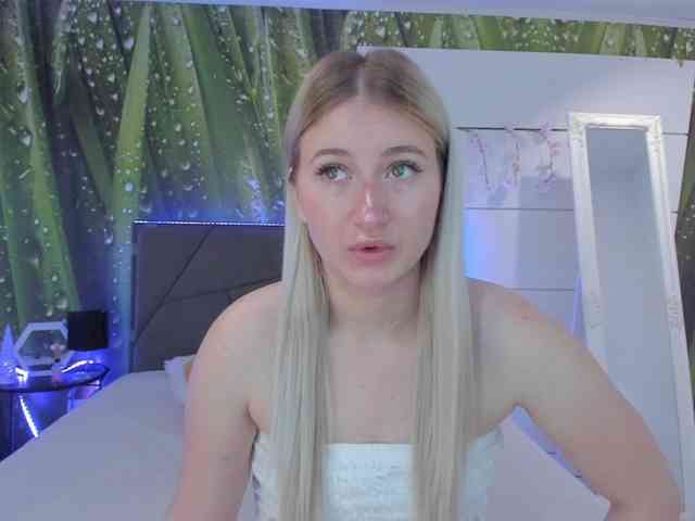 HollyTaillor webcam