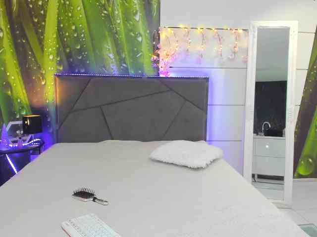 HollyTaillor webcam
