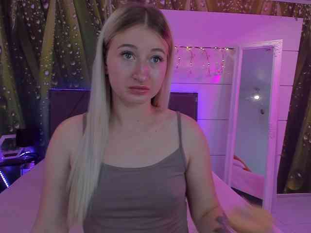 HollyTaillor webcam