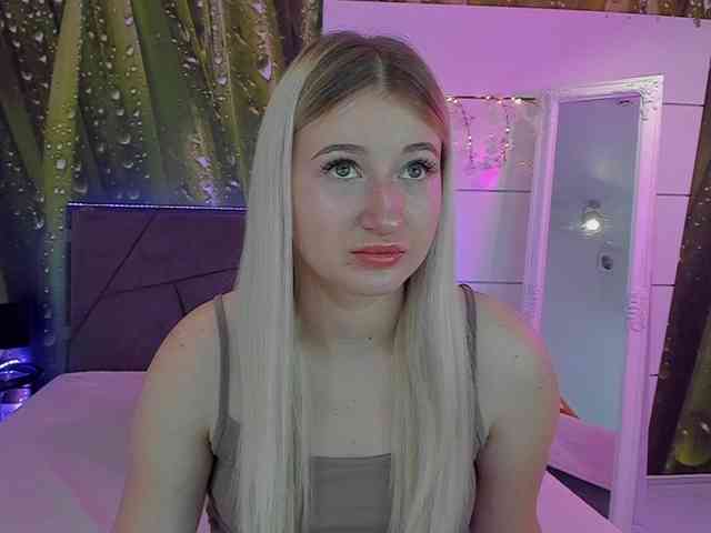 HollyTaillor webcam
