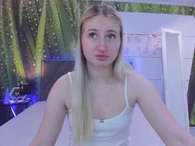 HollyTaillor webcam