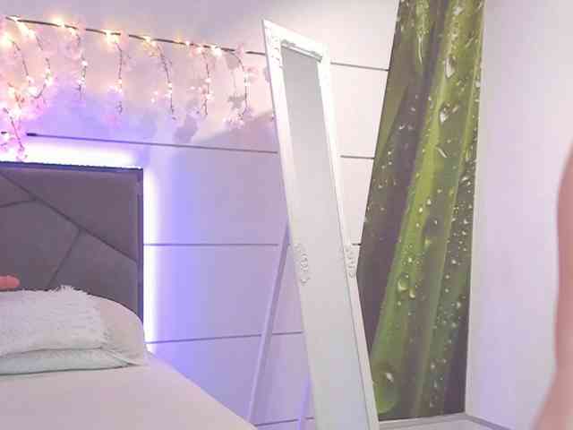 HollyTaillor webcam