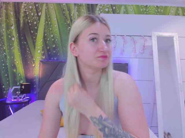 HollyTaillor webcam