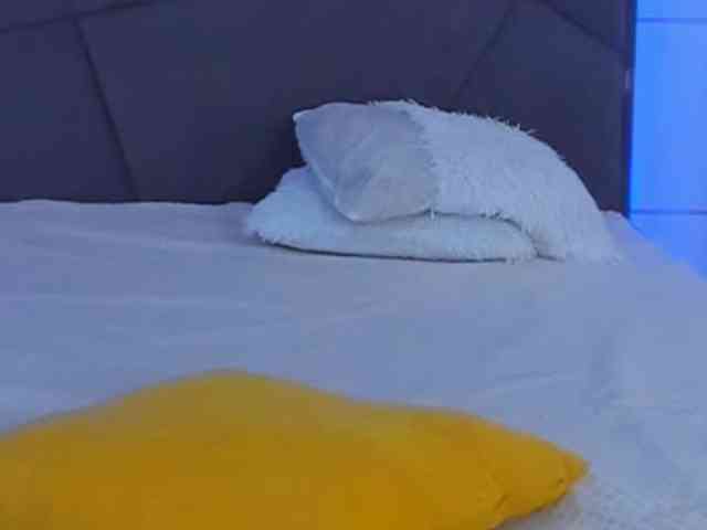 HollyTaillor webcam