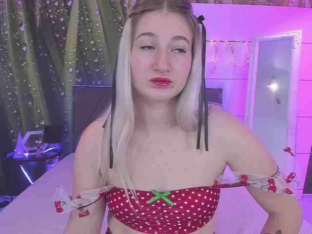 HollyTaillor HollyTaillor
