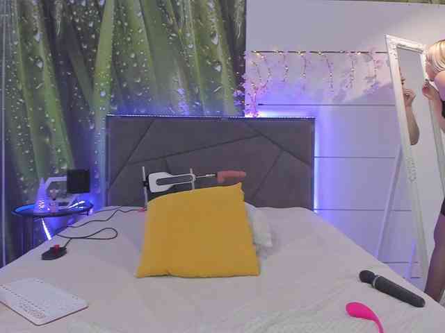 HollyTaillor webcam