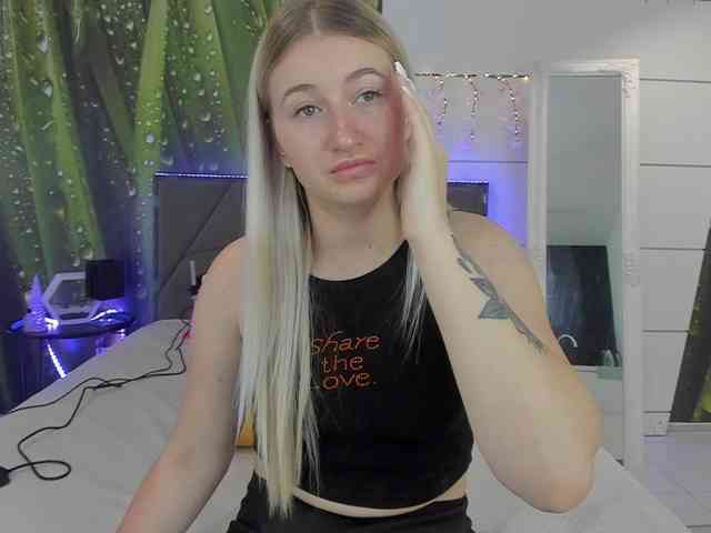 HollyTaillor webcam