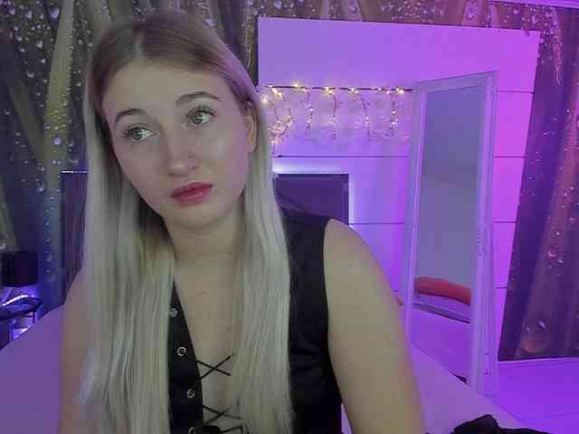 HollyTaillor webcam