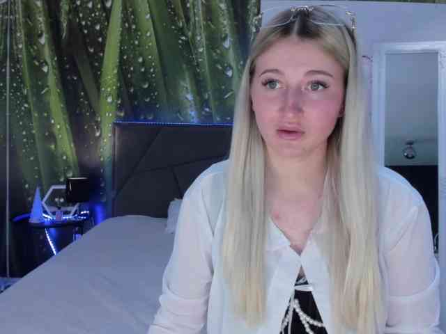 HollyTaillor webcam