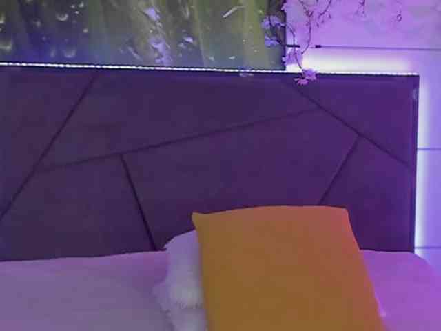 HollyTaillor webcam