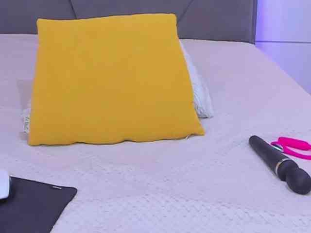 HollyTaillor webcam