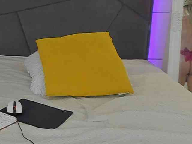 HollyTaillor webcam