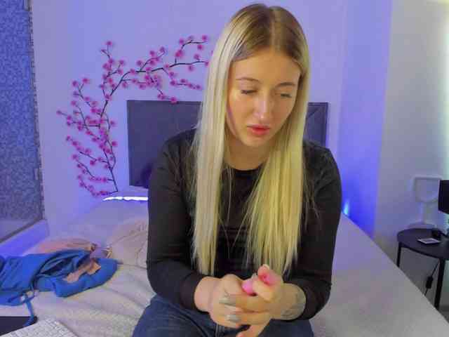HollyTaillor webcam
