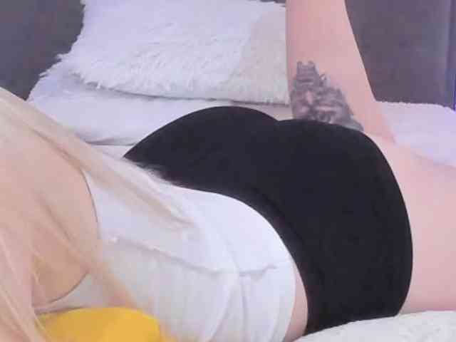 HollyTaillor webcam