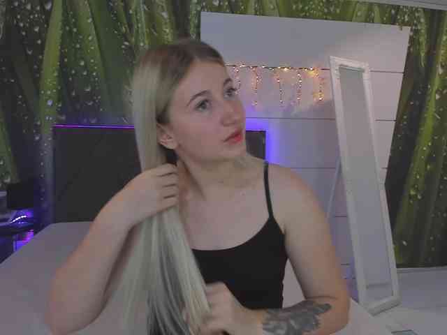 HollyTaillor webcam