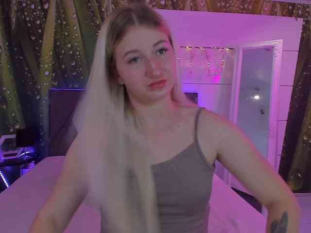 HollyTaillor webcam