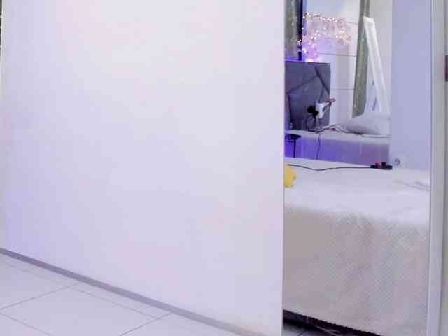 HollyTaillor webcam