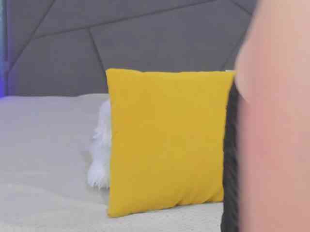 HollyTaillor webcam