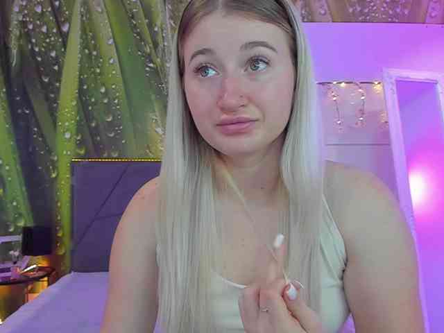 HollyTaillor webcam