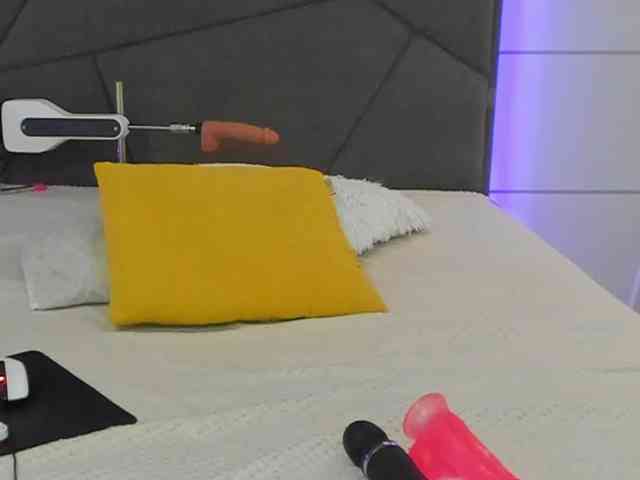 HollyTaillor webcam
