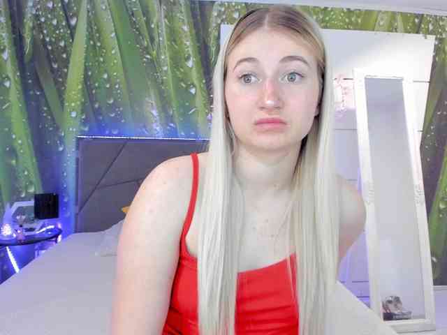 HollyTaillor HollyTaillor
