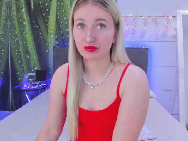 HollyTaillor HollyTaillor
