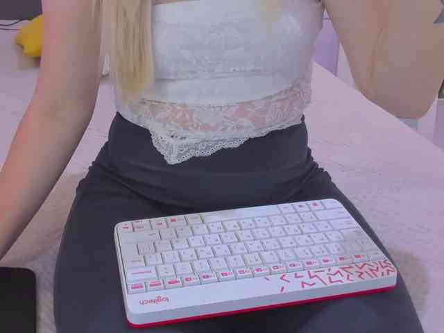 HollyTaillor webcam