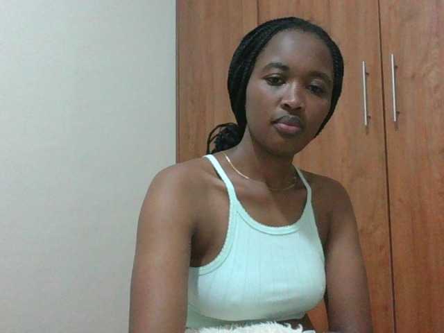 shanizz001 live cam on BongaCams