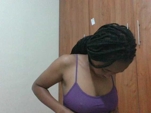 shanizz001 live cam on BongaCams