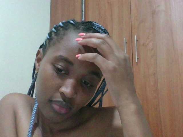 shanizz001's BongaCams show and profile