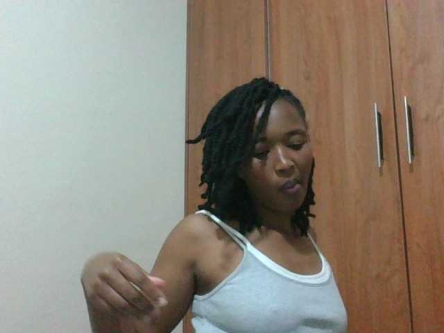 shanizz001 live cam on BongaCams