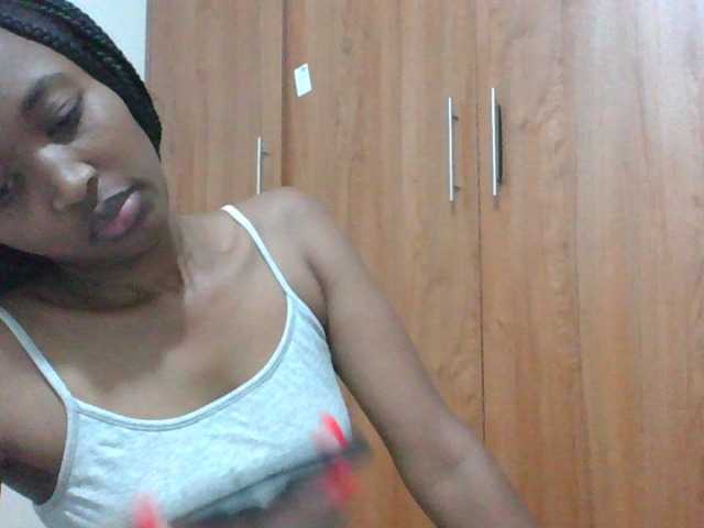 shanizz001 live cam on BongaCams