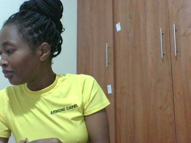 shanizz001 live cam on BongaCams