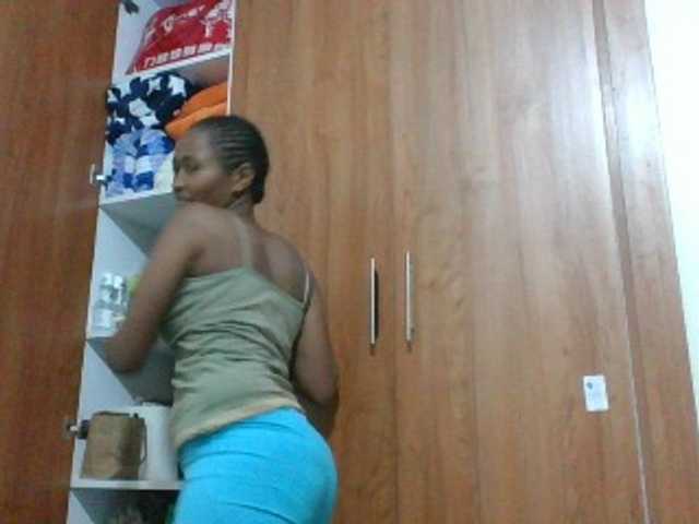 shanizz001 live cam on BongaCams