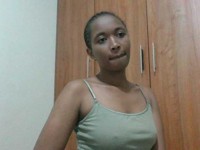 shanizz001 live cam on BongaCams