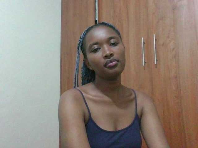 shanizz001's BongaCams show and profile