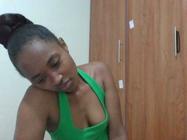 shanizz001 live cam on BongaCams