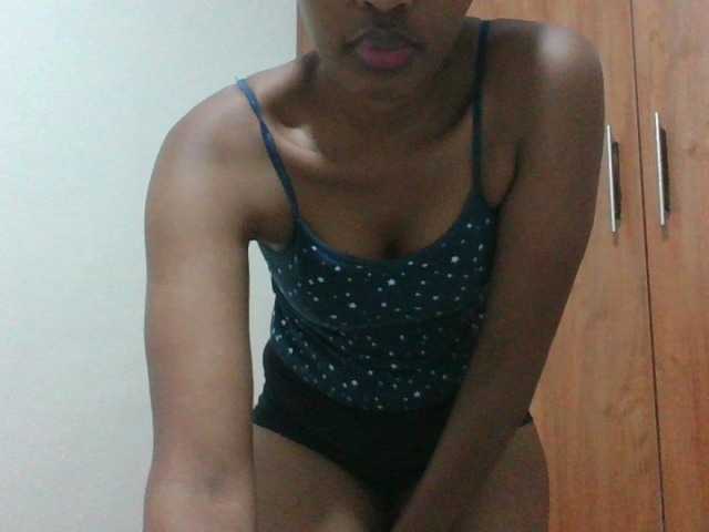 shanizz001 live cam on BongaCams