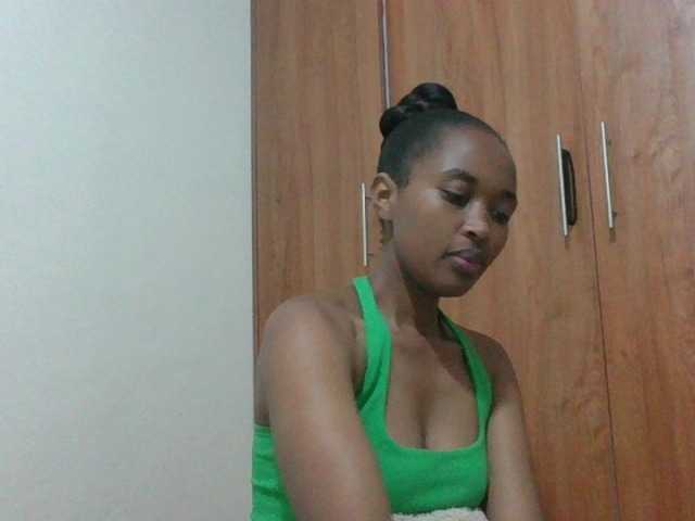 shanizz001 live cam on BongaCams