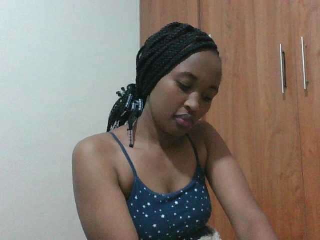 shanizz001 live cam on BongaCams