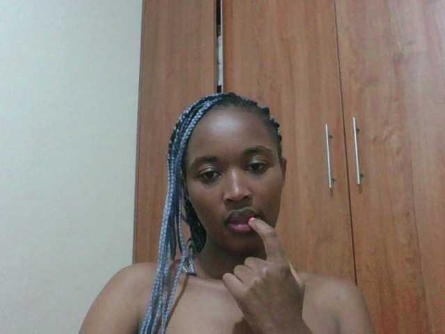 shanizz001's BongaCams show and profile