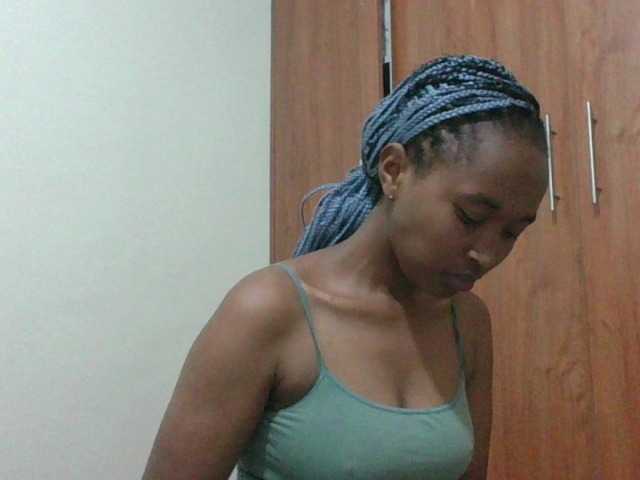 shanizz001's BongaCams show and profile