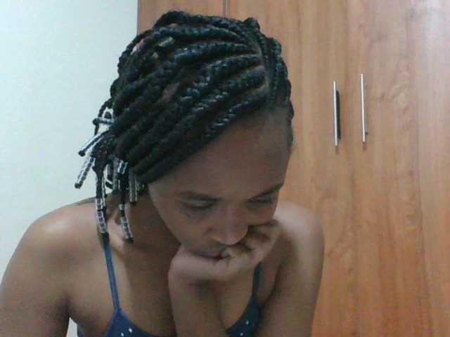 shanizz001 live cam on BongaCams