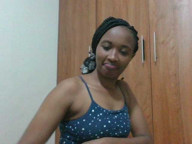 shanizz001 live cam on BongaCams