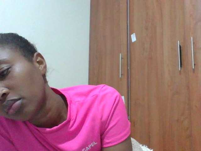 shanizz001 live cam on BongaCams