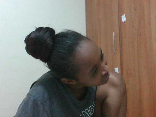 shanizz001 live cam on BongaCams