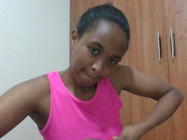 shanizz001 live cam on BongaCams