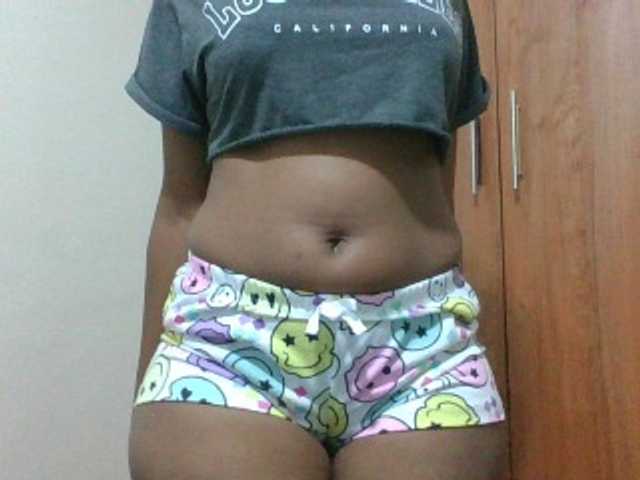 shanizz001 live cam on BongaCams